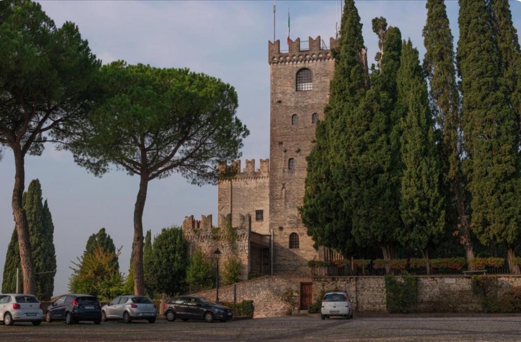Apartment Attico Di Piazza Cima