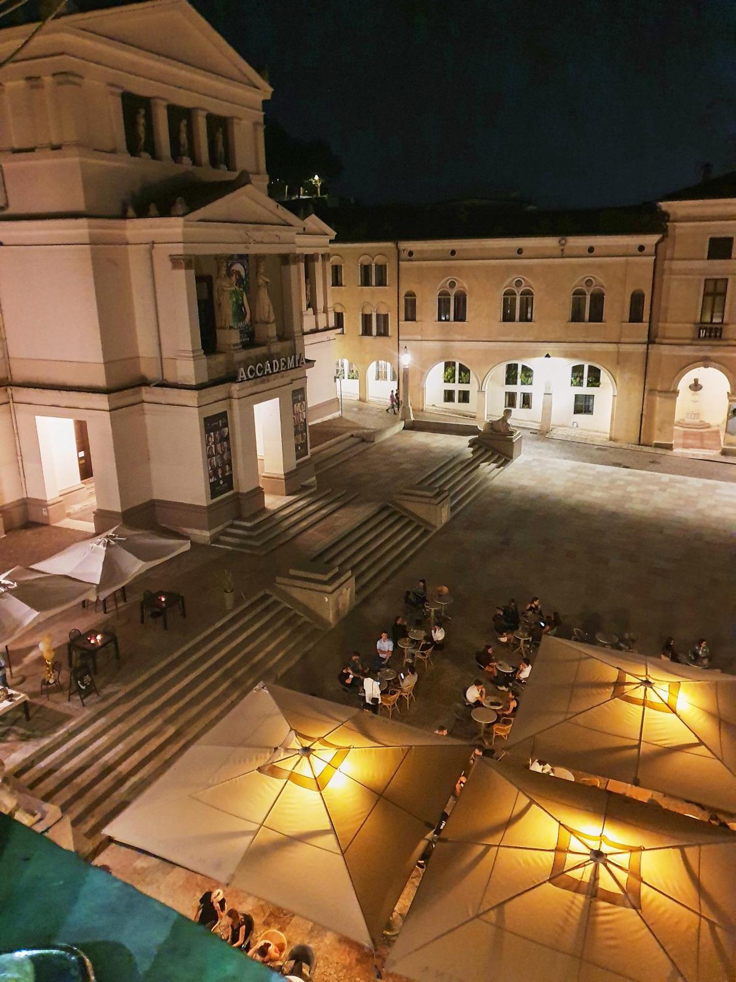 Apartment Attico Di Piazza Cima