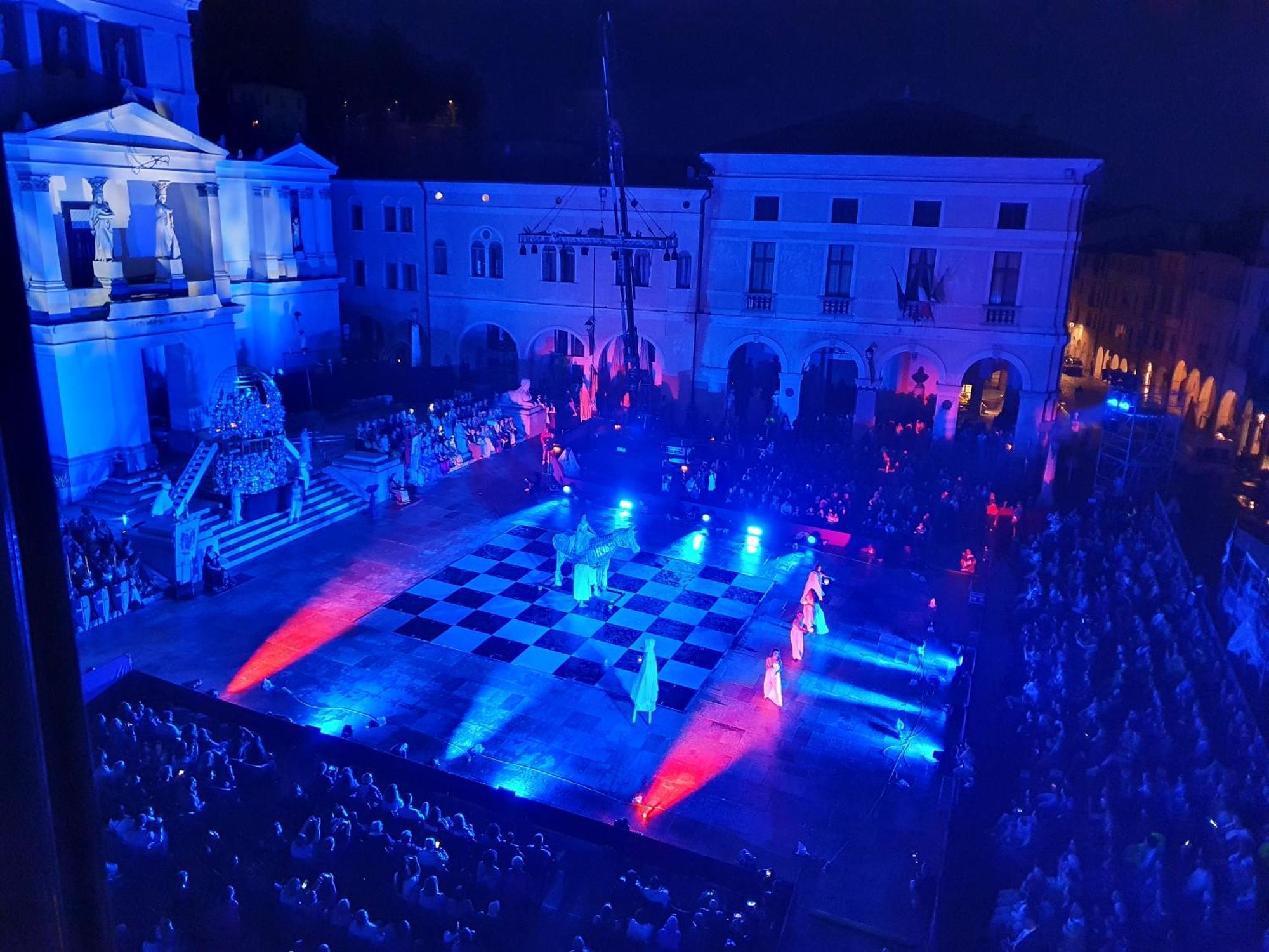 Attico Di Piazza Cima Apartment